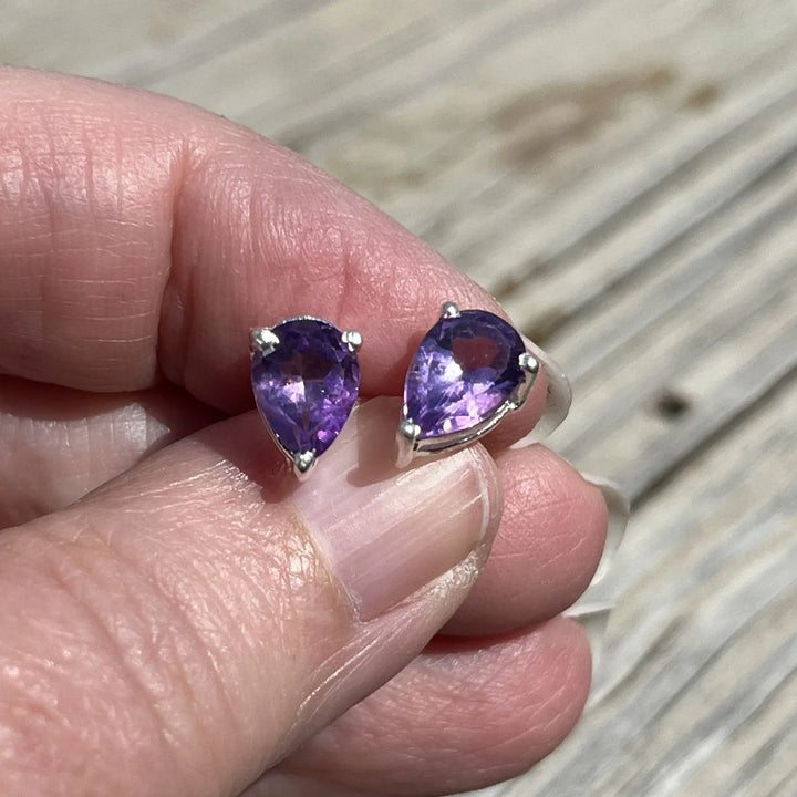 Amethyst Stud Earrings à Clef