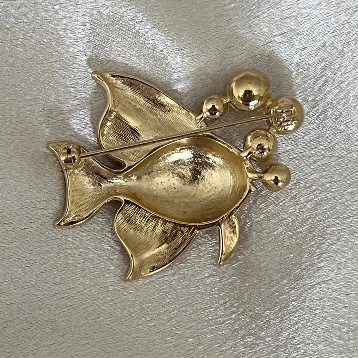 Gold Fish with Pearl Bubbles à Clef