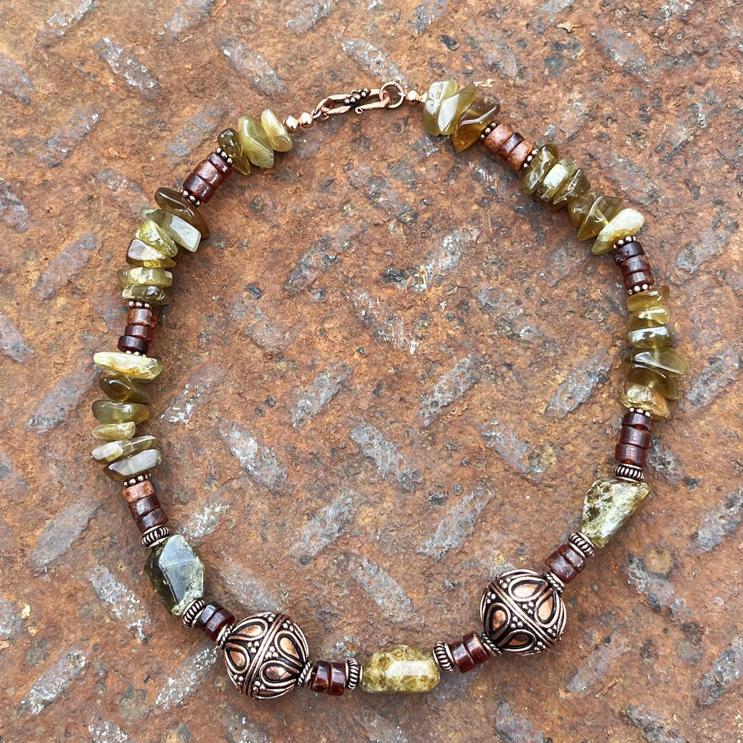 Grossular Green Garnet and Copper Necklace à Clef