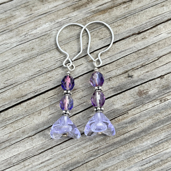 Lavendar Bellflower Earrings à Clef