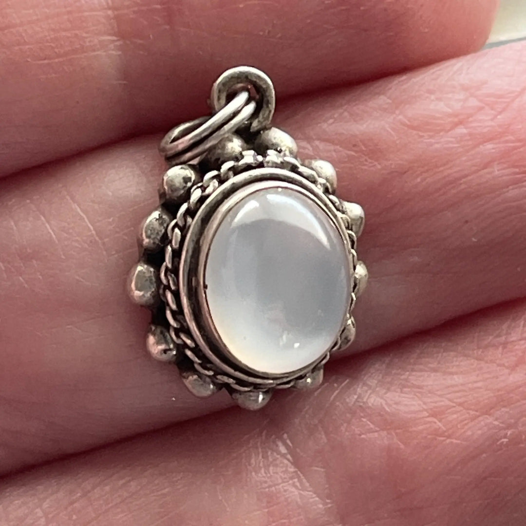 Moonstone Vintage Oval Pendant à Clef