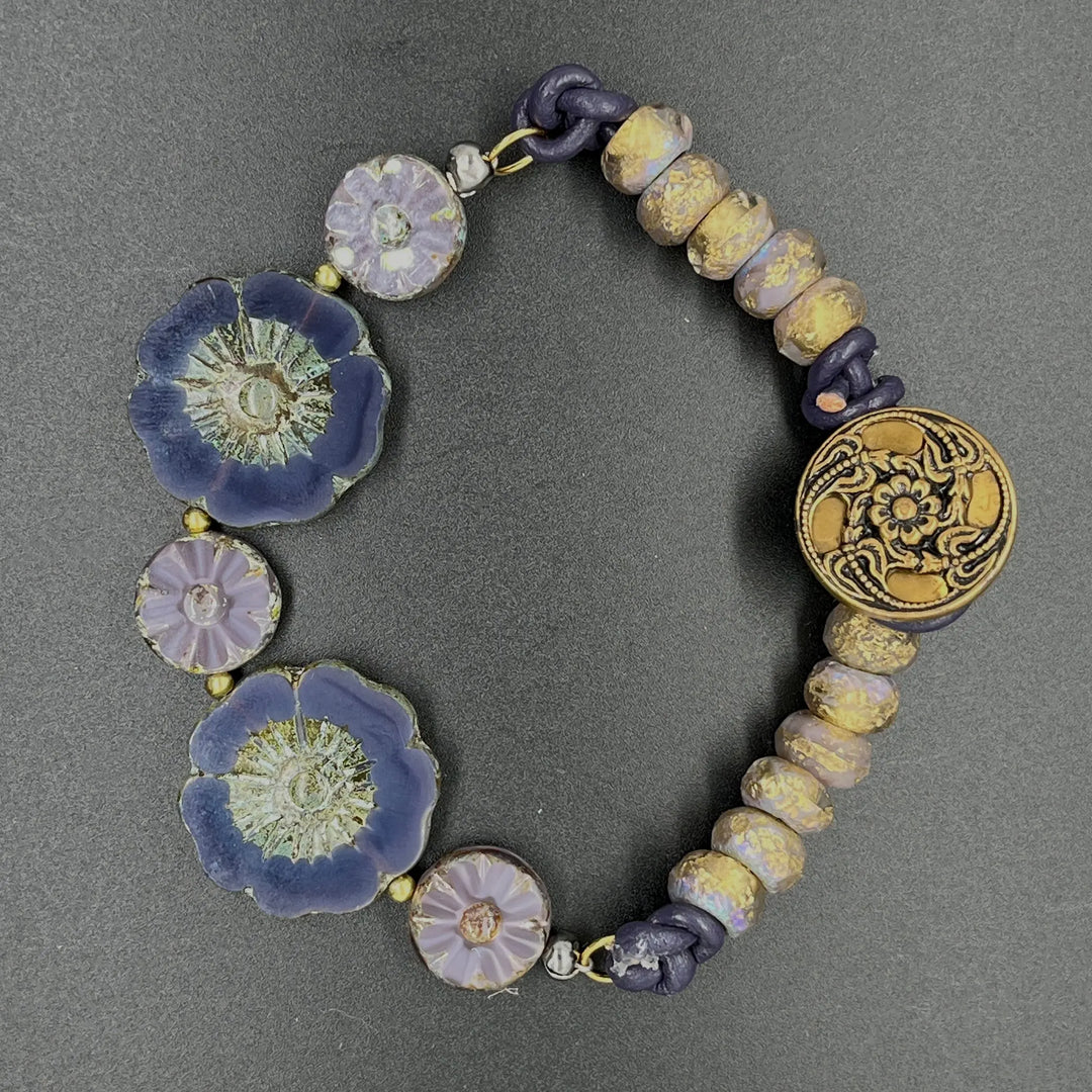 Purple Hibiscus Leather Bracelet à Clef