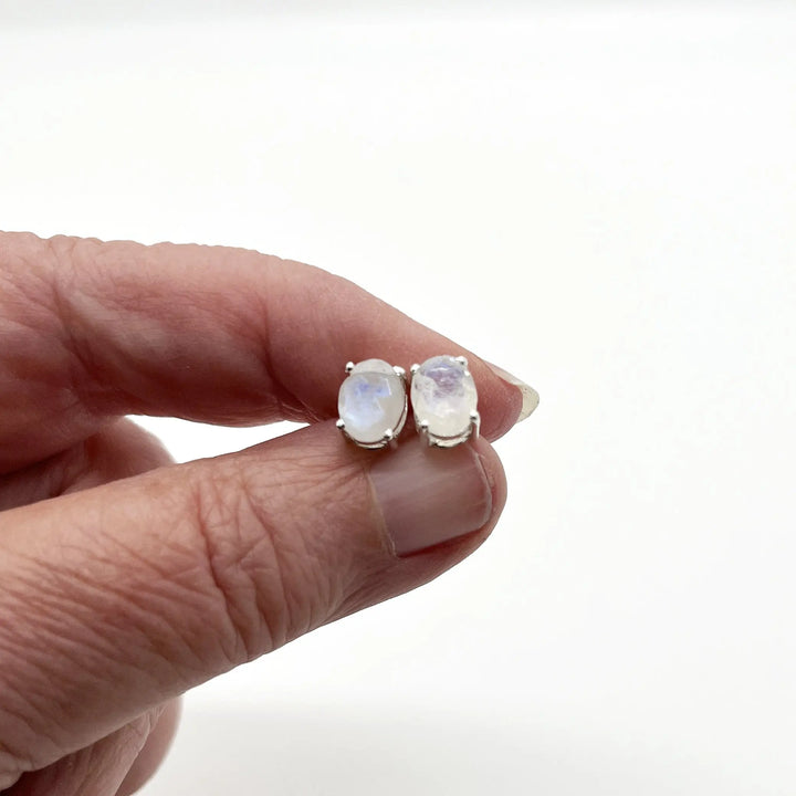 Rainbow Moonstone Stud Earrings à Clef