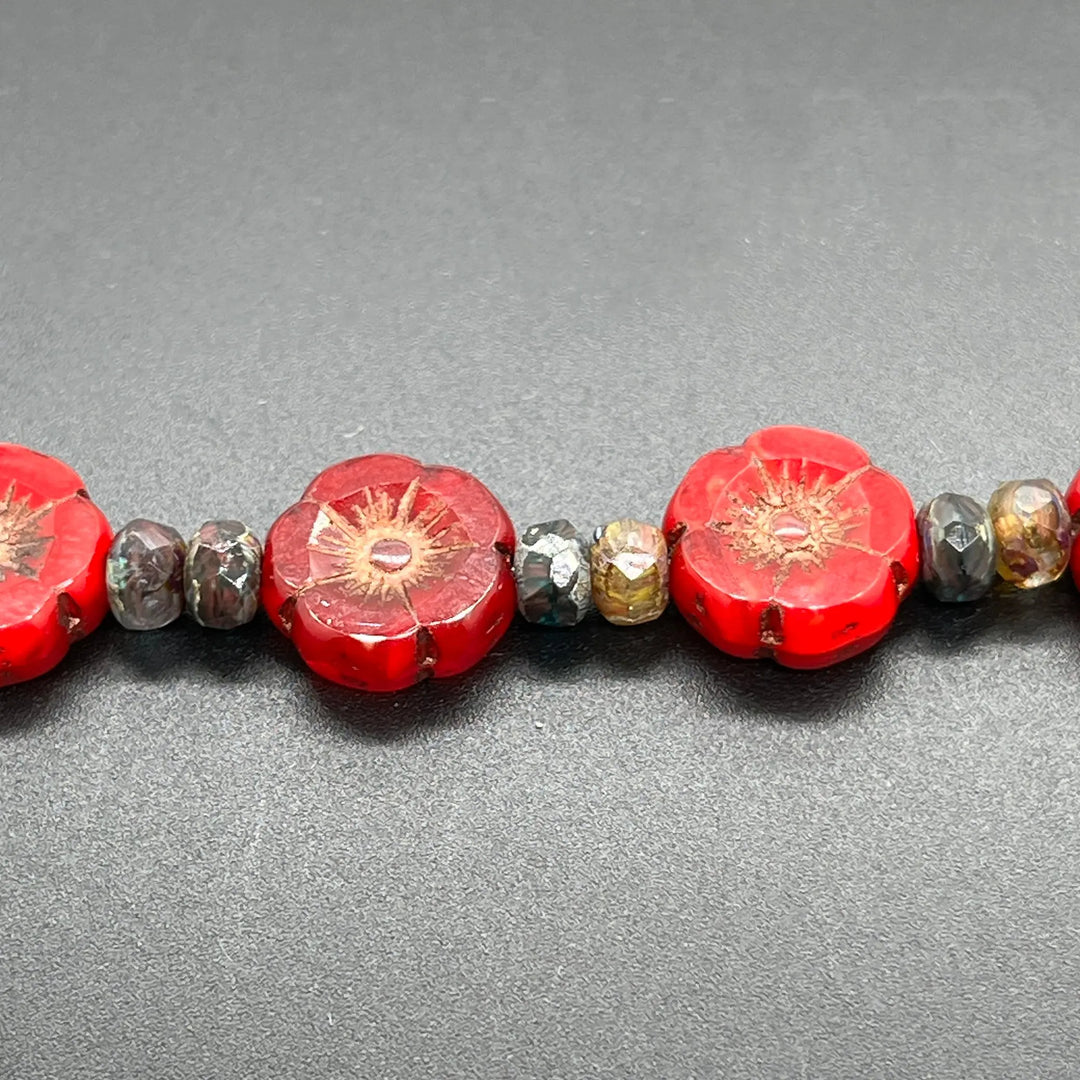 Red Hibiscus Strand Bracelet à Clef