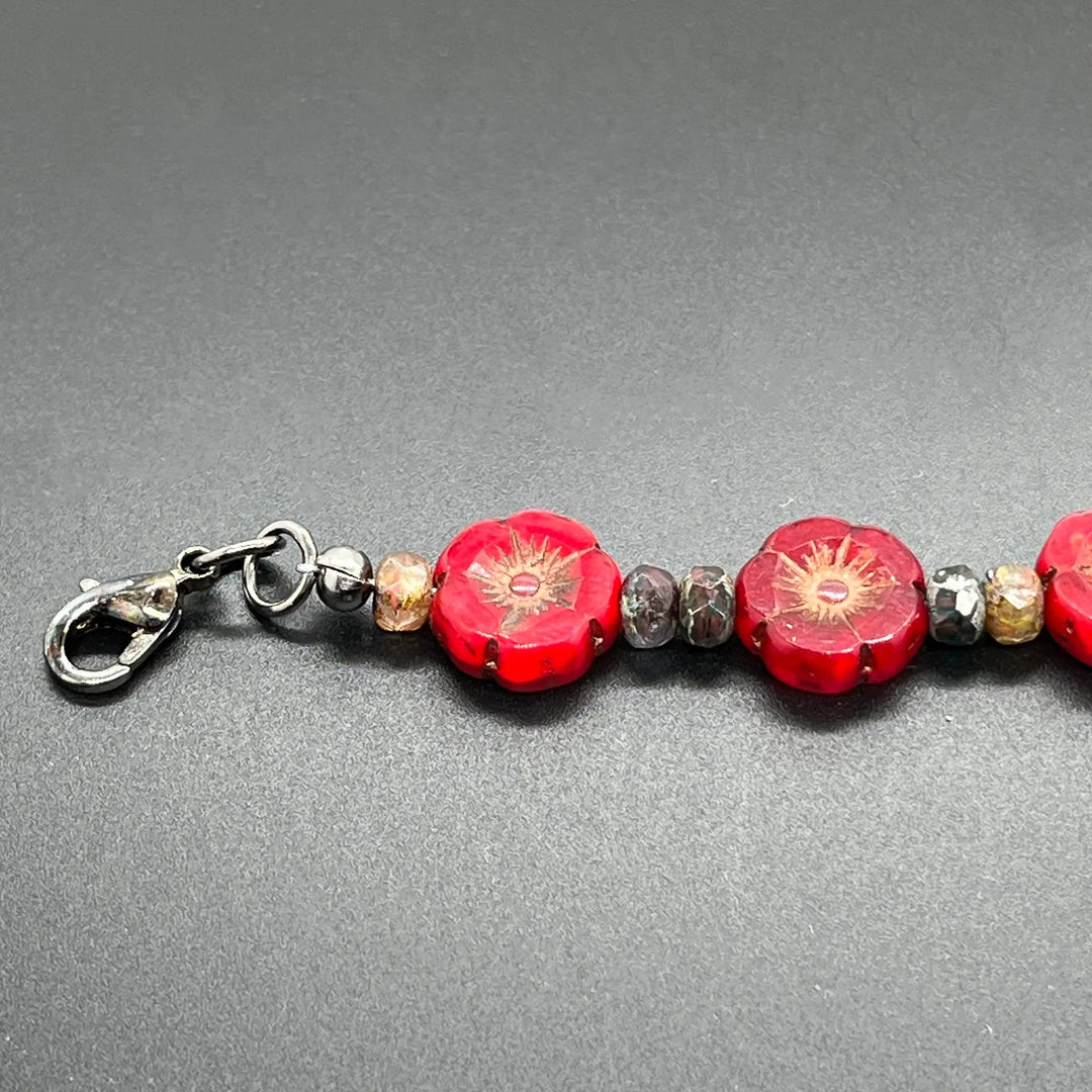 Red Hibiscus Strand Bracelet à Clef