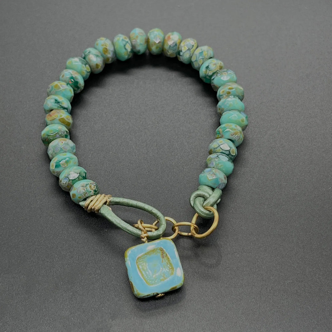 Sky Blue and Sea Green Bracelet à Clef