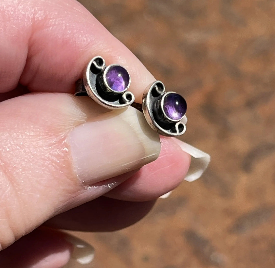 Vintage Sterling Silver Hand Made Stud Earrings à Clef