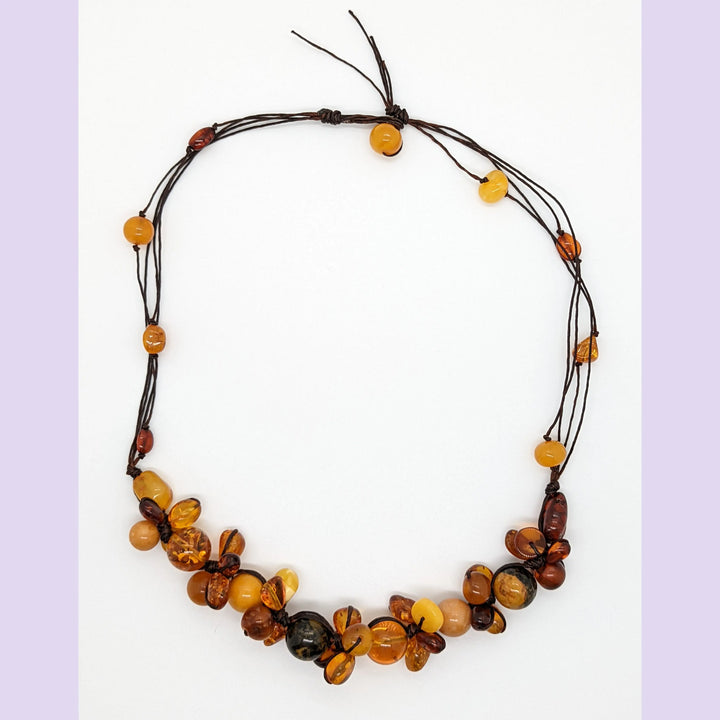 Amber Beads on Leather Necklace à Clef