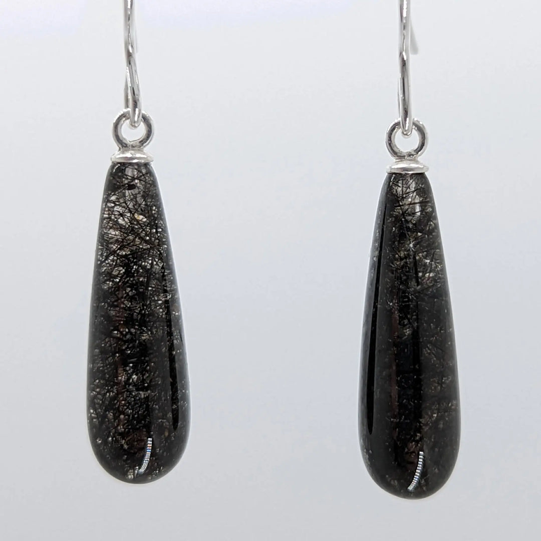 Black Tourmalated Quartz Drop Earrings à Clef