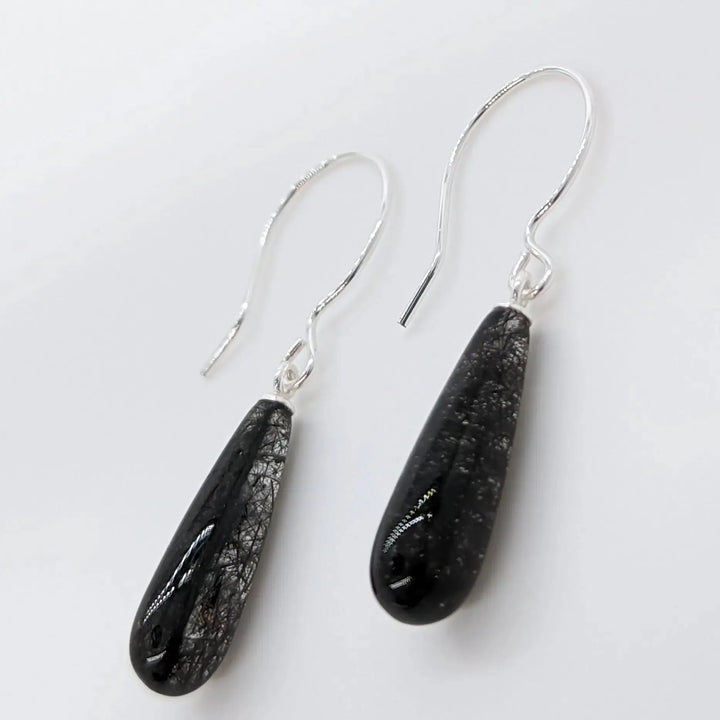 Black Tourmalated Quartz Drop Earrings à Clef