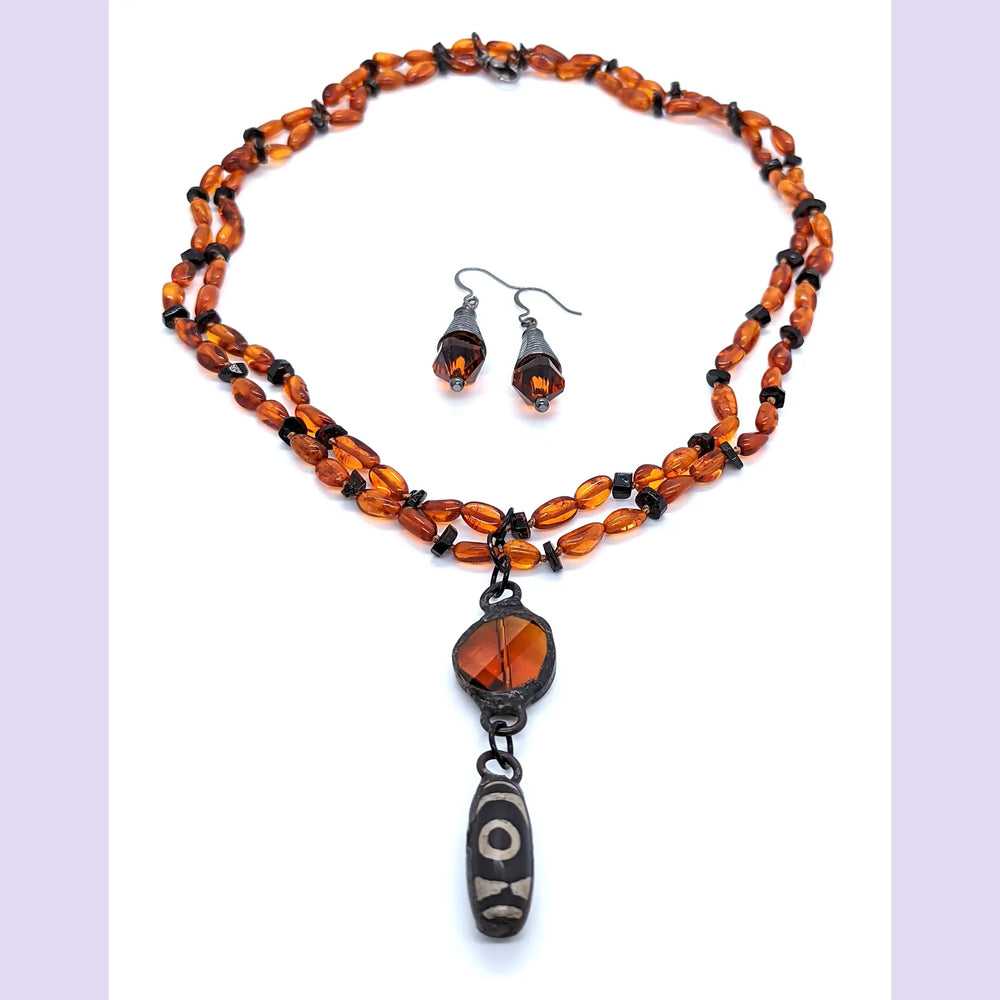 Carnelian, Agate, and Amber Necklace à Clef