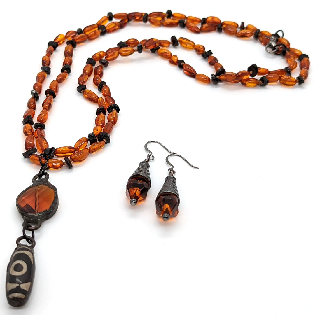 Carnelian, Agate, and Amber Necklace à Clef