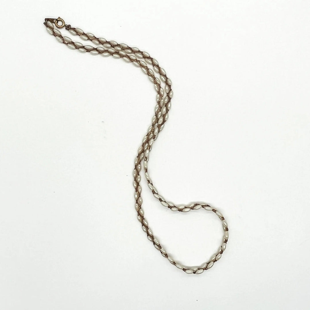 Faux Pearl and Brass Braided Chain Necklace à Clef