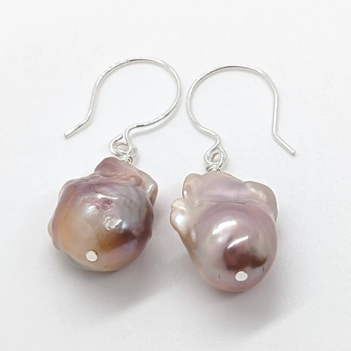 Fireball Pearl Earrings à Clef