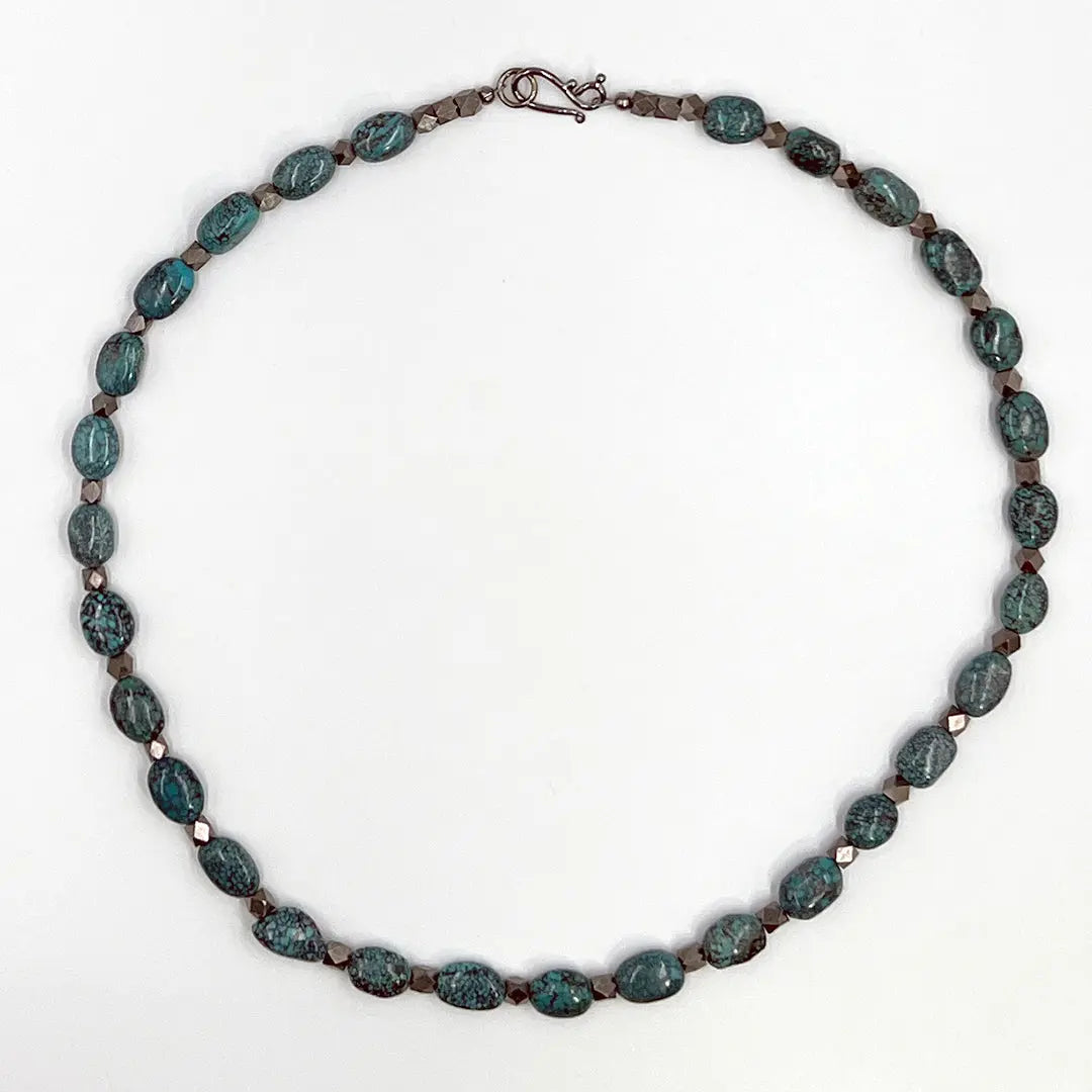 Hubei Necklaces with Patinated Copper à Clef