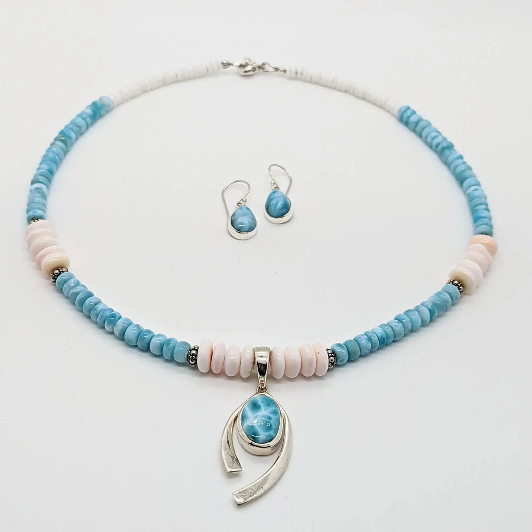 Larimar and Queen Conch Shell Pendant Necklace à Clef