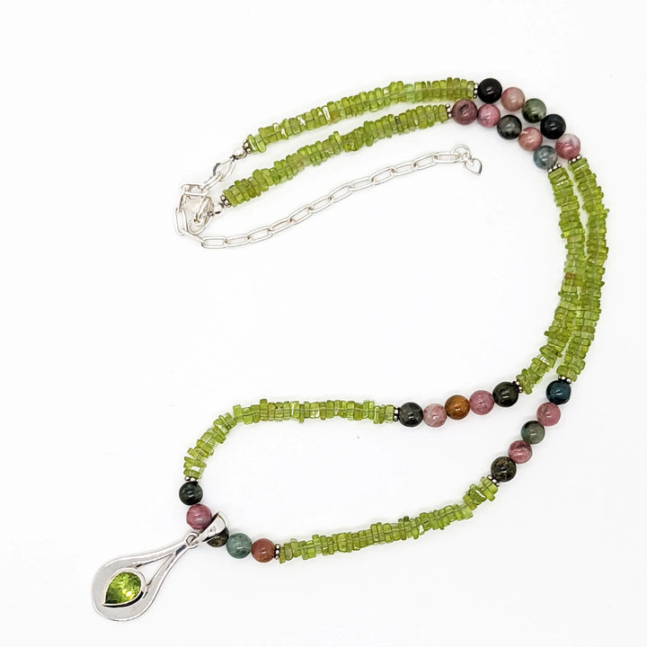 Peridot and Tourmaline Pendant Necklace à Clef