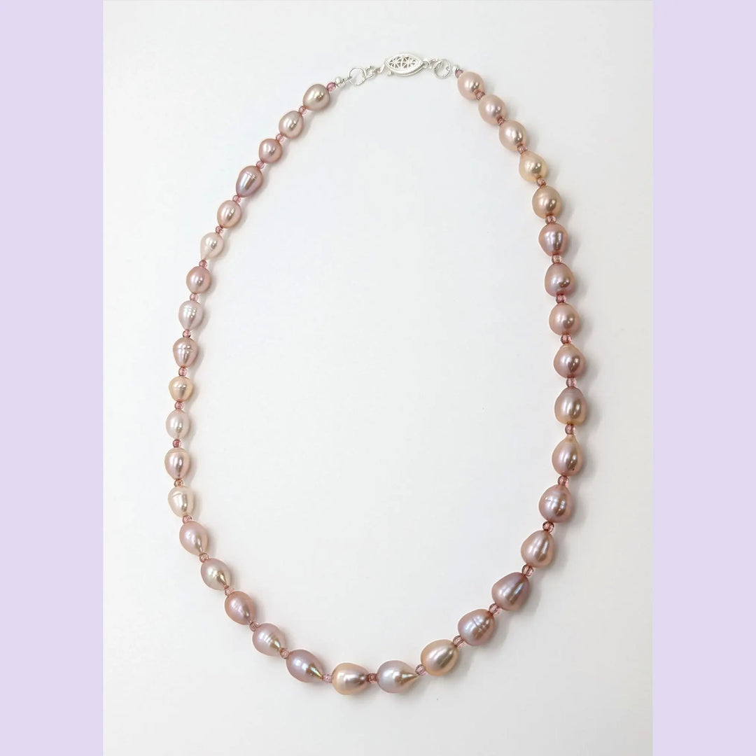 Pink Matinee Pearl Necklace à Clef