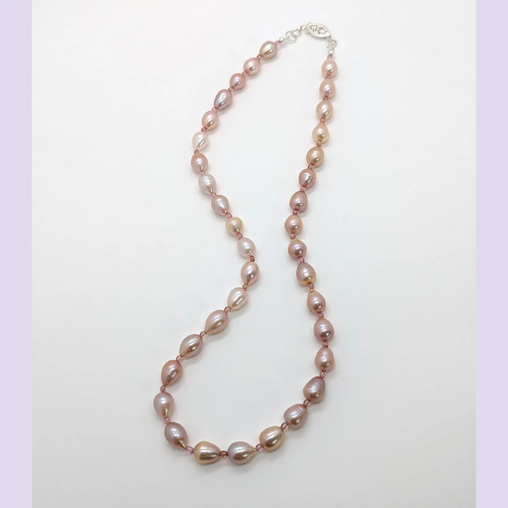 Pink Matinee Pearl Necklace à Clef