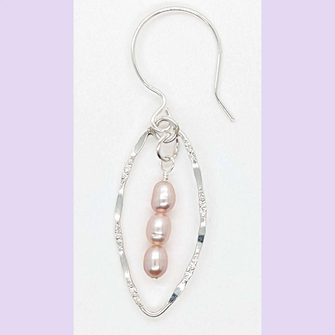 Pink Triple Pearl Marquise Earrings à Clef