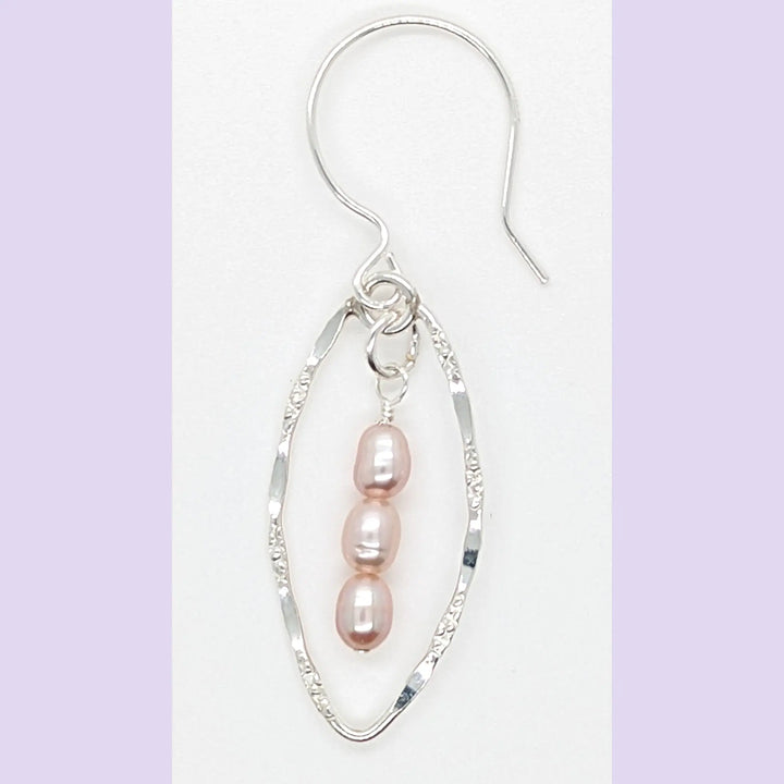 Pink Triple Pearl Marquise Earrings à Clef