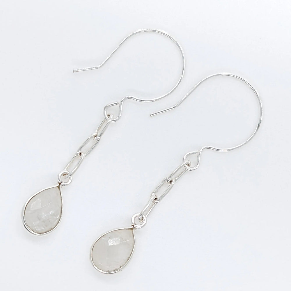 Rainbow Moonstone Earrings à Clef