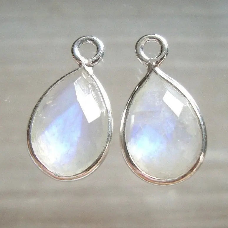 Rainbow Moonstone Earrings à Clef